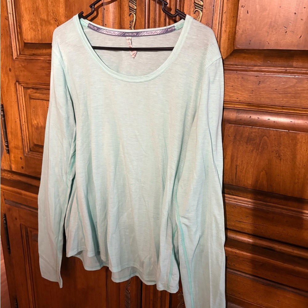 Under Armour Heat Gear Light Mint Long-Sleeve Scoop Neck Top